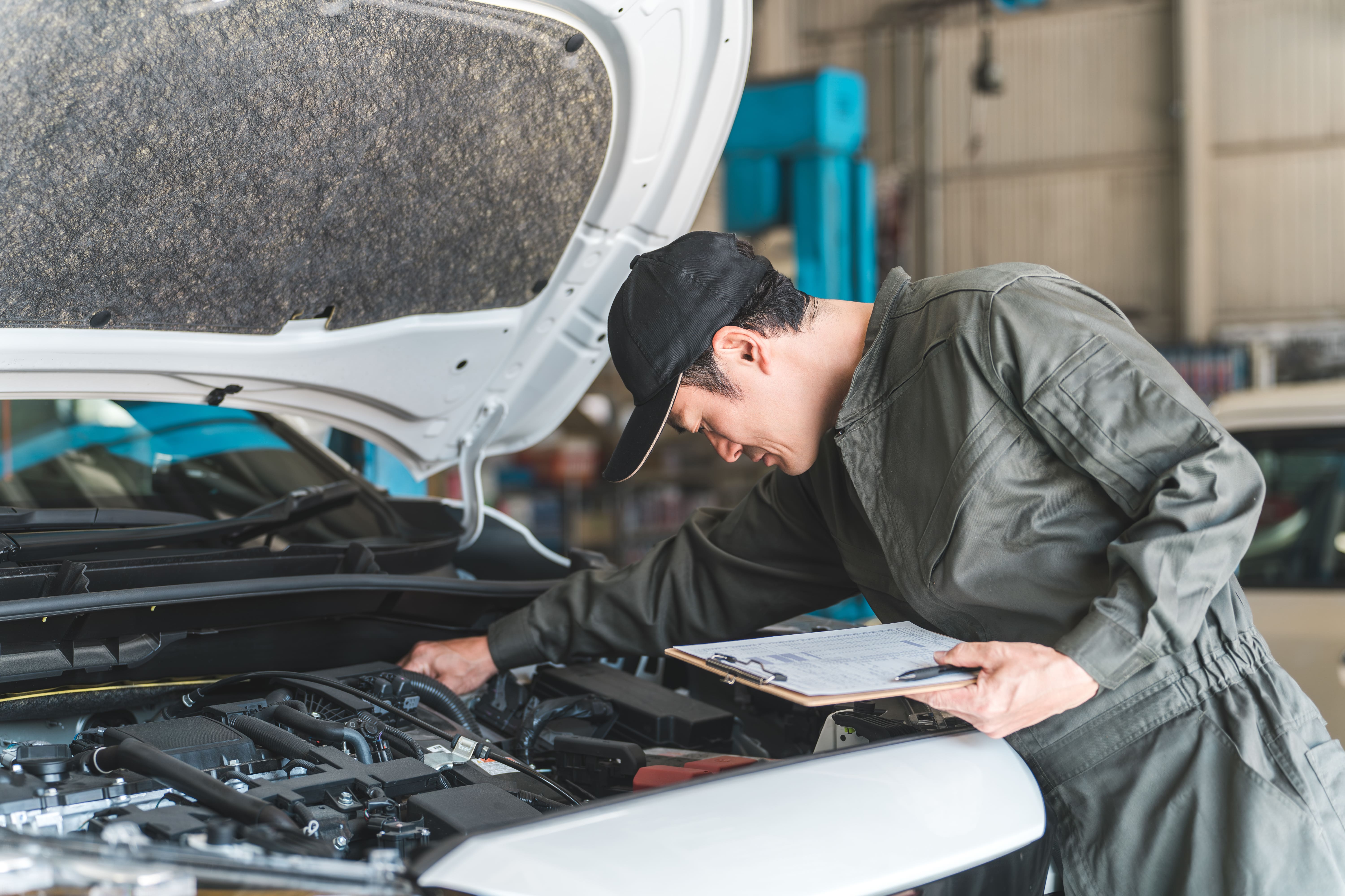 車両整備の作業